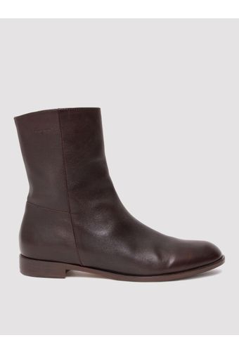 BOTA-DE-COURO-CANO-MEDIO-SEM-SALTO-MARROM