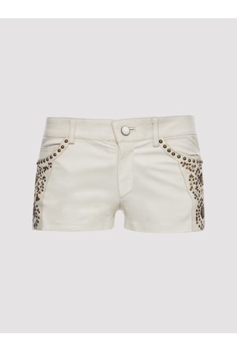SHORT-COURO-BORDADO-EM-PAETE-DETALHE-EM-METAL-NO-BOLSO-OFF-WHITE