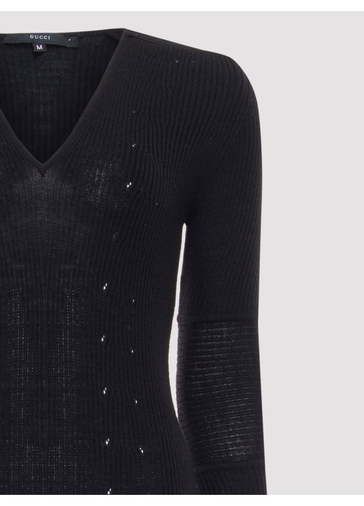 VEST-MIDI-C--DECOTE-V-DETALHE-CANELADO-E-DETALHES-VAZADOS-PRETO