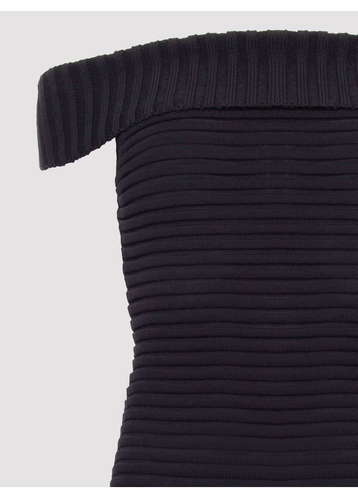 VEST-CURTO-DE-BANDAGEM-SEM-MANGA-E-OMBRO-E-ACINTURADO-PRETO
