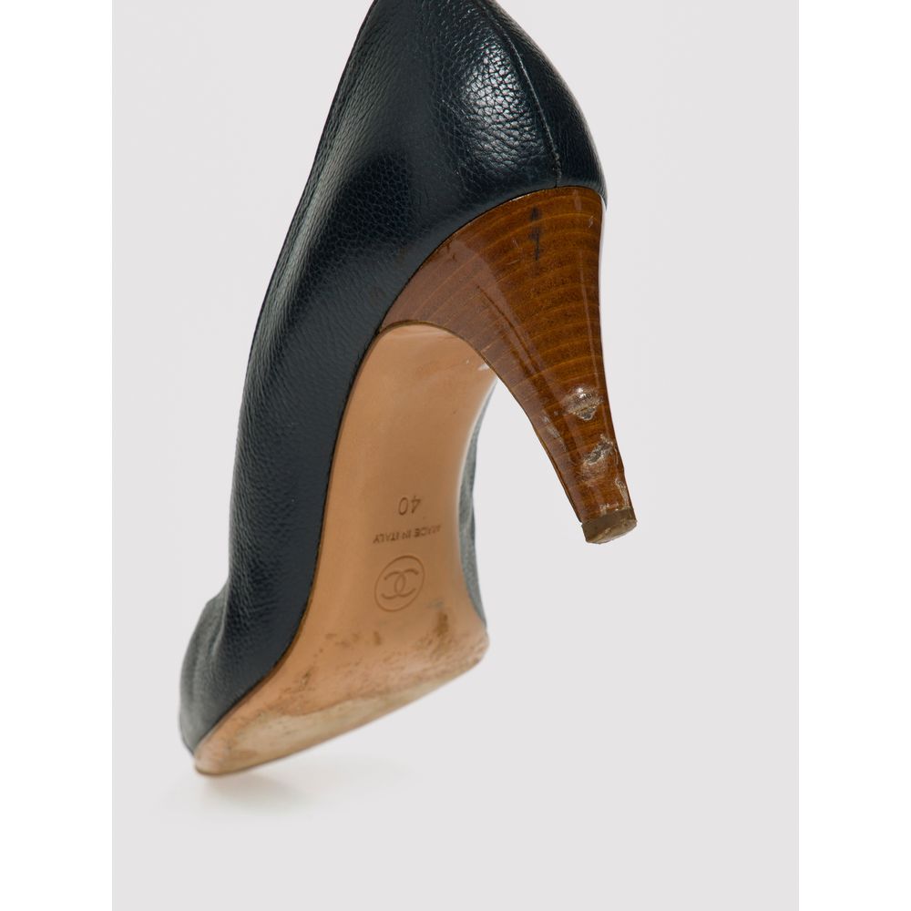 scarpin salto madeira